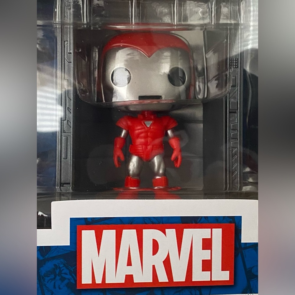 PX EXCLUSIVE IRON MAN HALL OF ARMOR: MODEL 8 SILVER CENTURION (METALLIC)